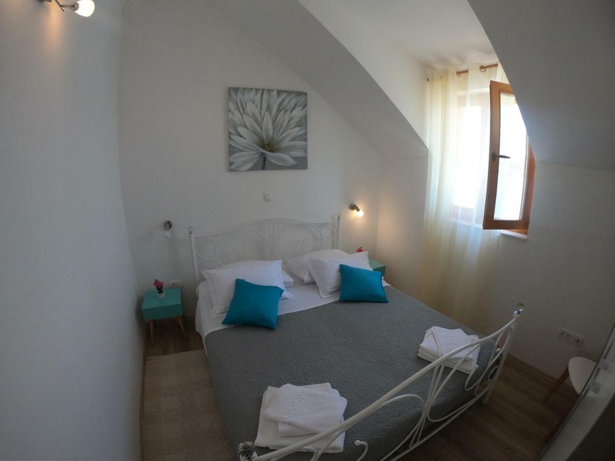 Apartment Vesna Primosten Bagian luar foto