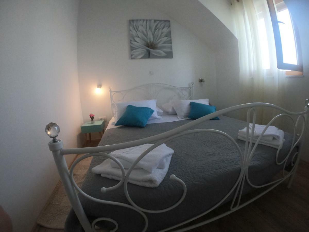 Apartment Vesna Primosten Bagian luar foto
